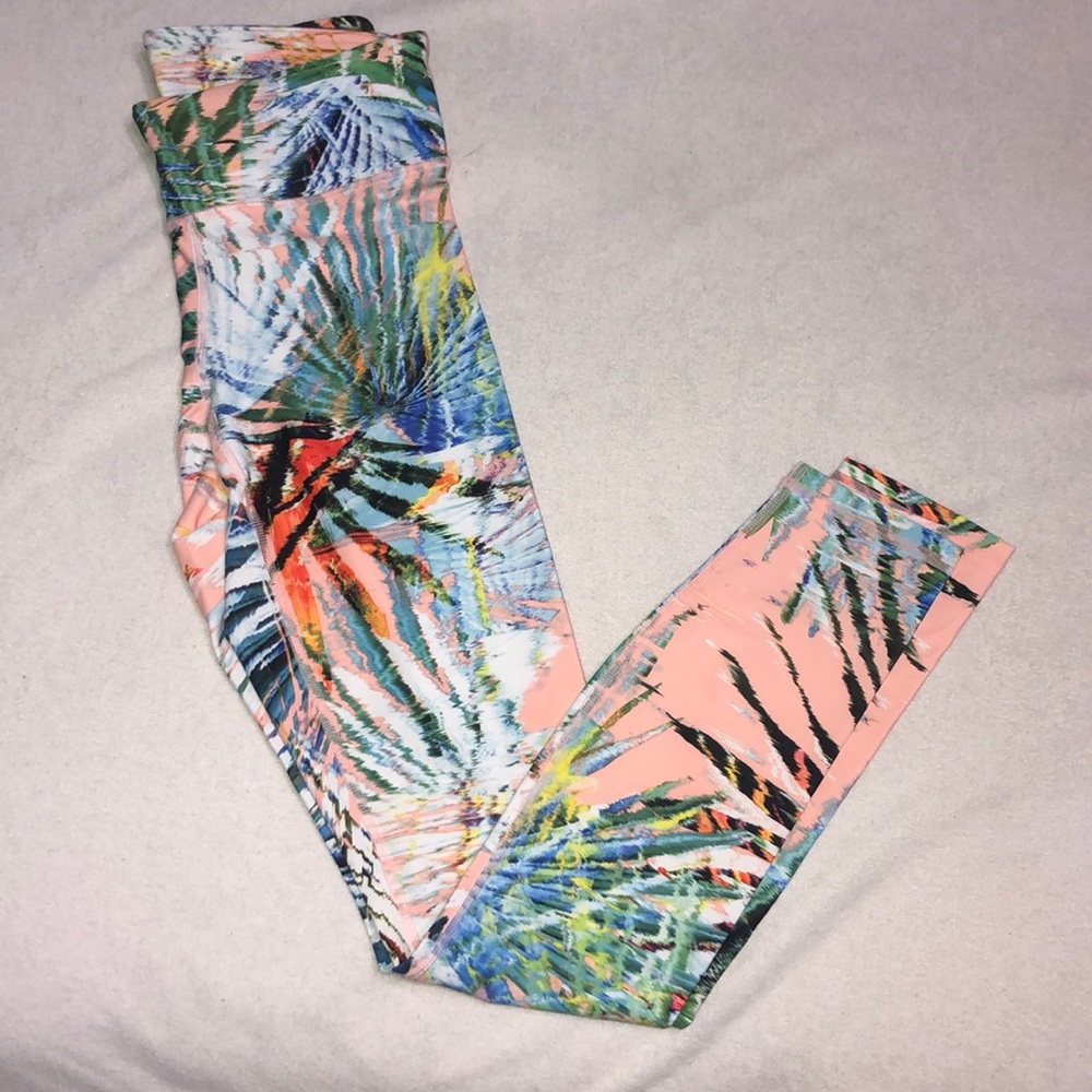 Bright Fabletics Leggings